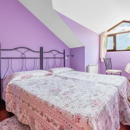 Quintanal De Holiday home *